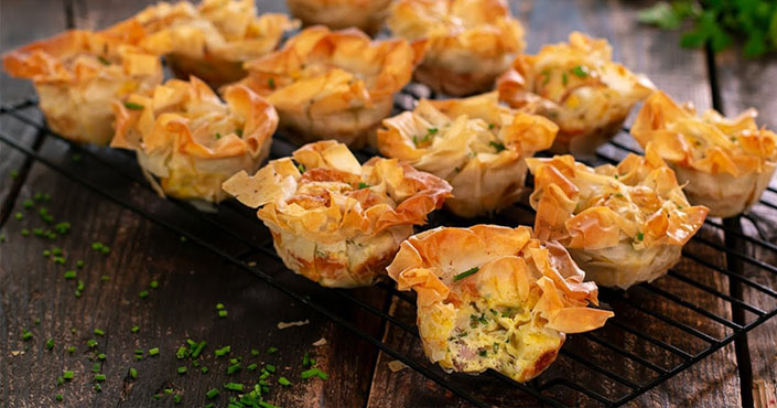 Mini Quiche Z Krehkeho Filo Cesta S Vajickovo Slaninovou Naplnou Recept